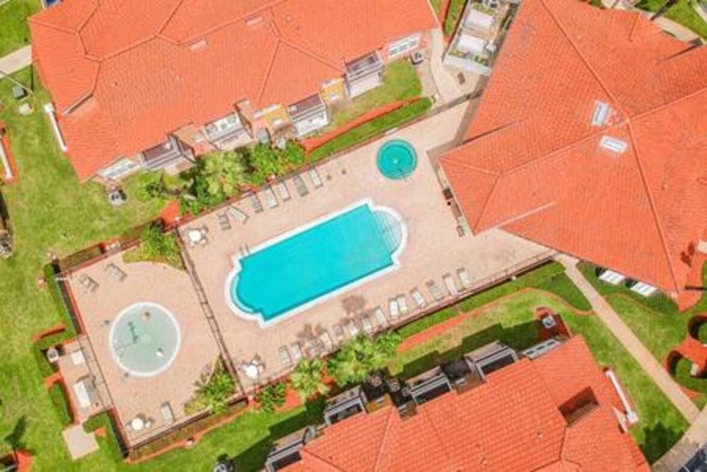 Lake Berkley 4BR Villa - Near Disney & Pool
