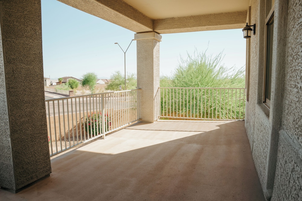 Large Family Home Near Phoenix