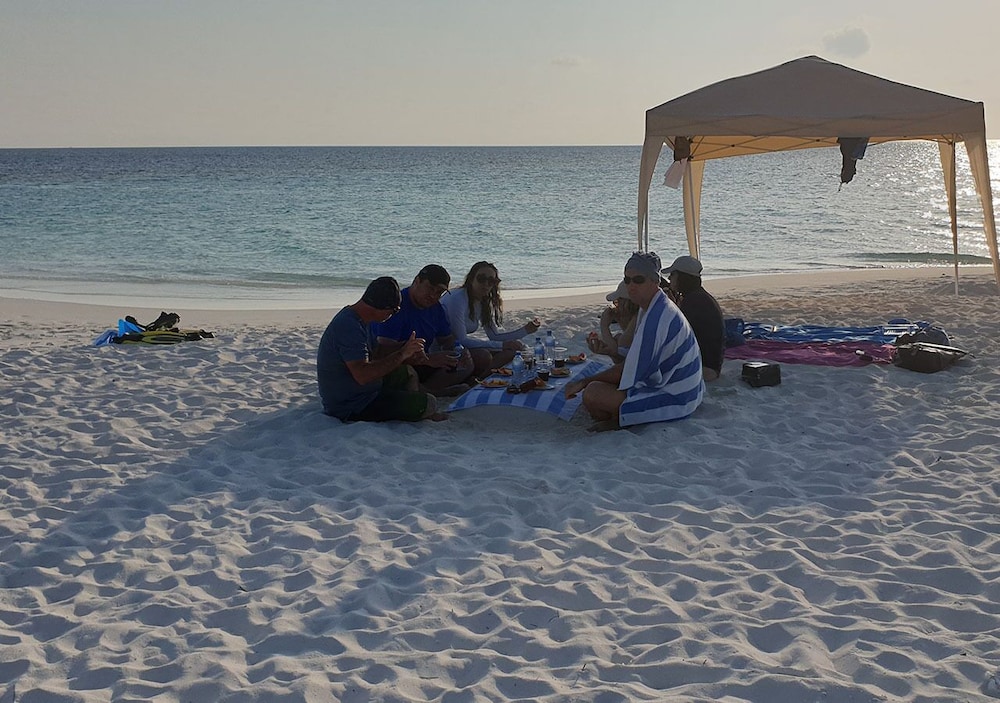 Omadhoo Inn