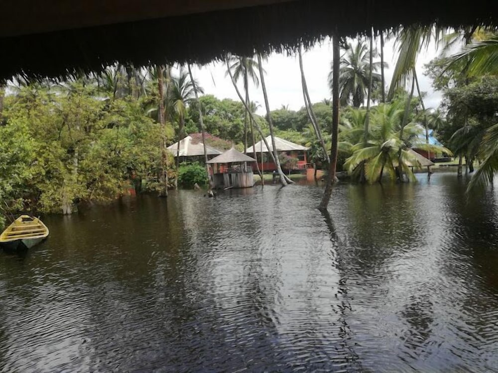 La Campagne Tropicana Beach Resort