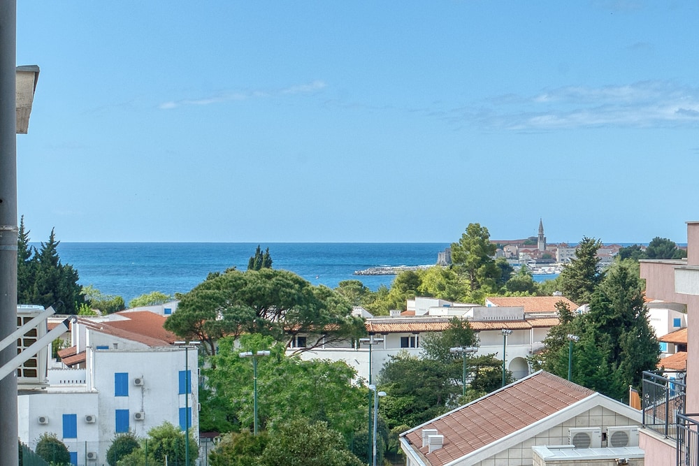 Comfort apartments near the beach