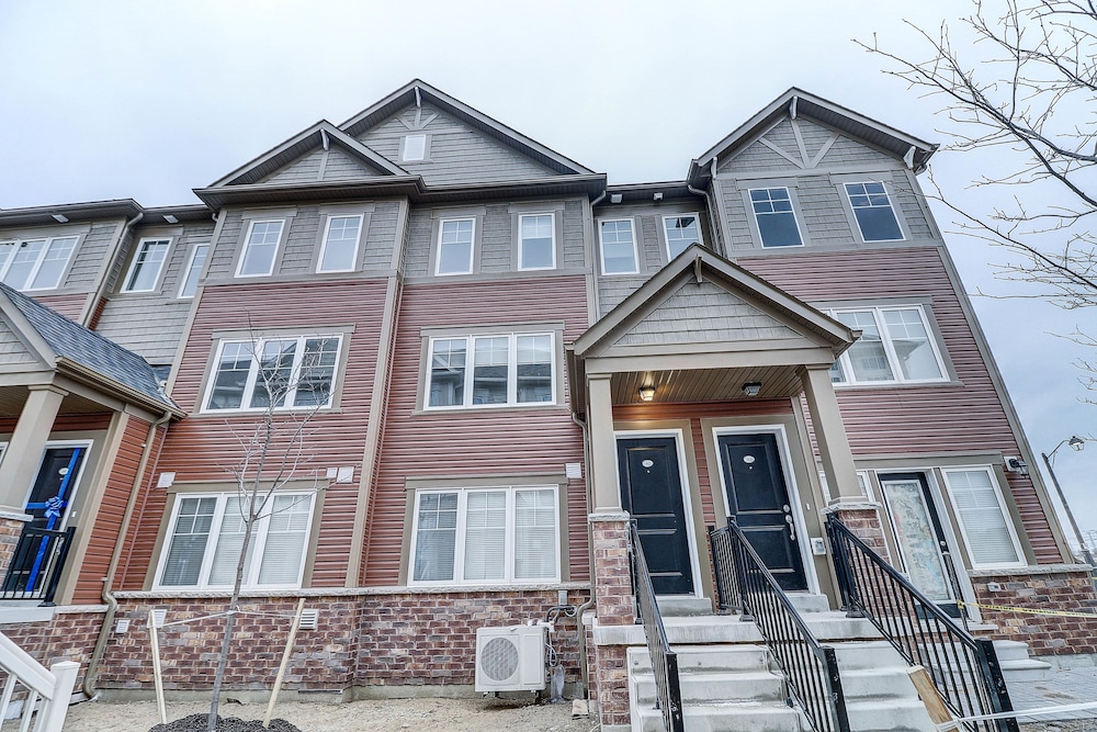 Oshawa Luxury