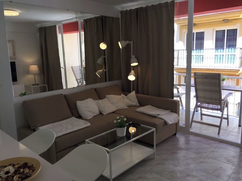 Seaside Bliss 2 Bedroom Condo in Fuengirola