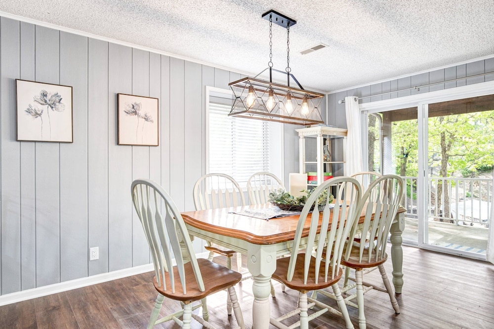 Stunning Views of the 7.5mm, Private Dock, Spacious Decks, Kayaks & More!