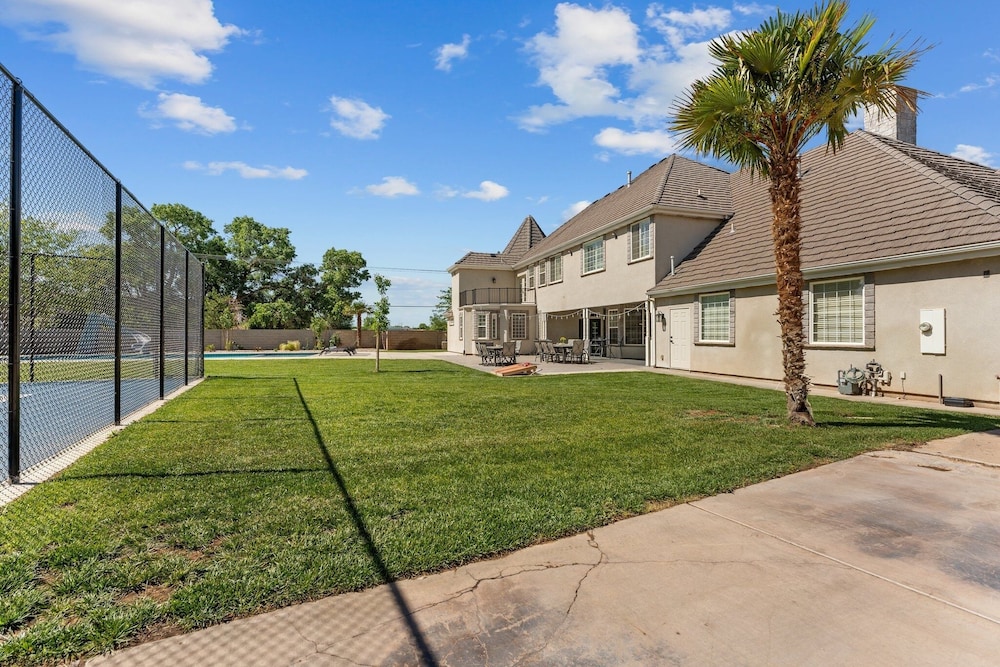 The Country House 6 Bedroom Home