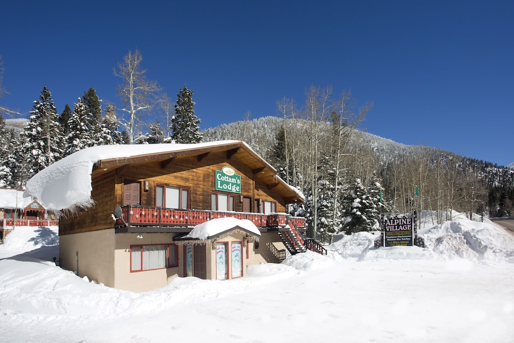 Cottam's Lodge by Alpine Village Suites