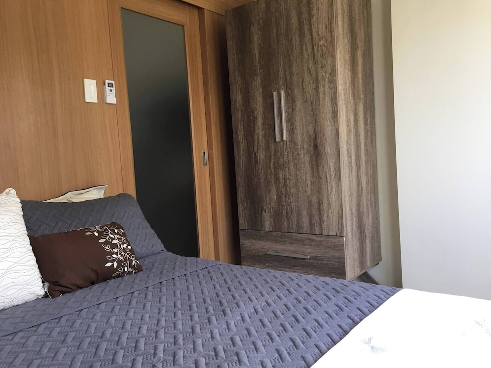 Urban Retreat at Shell Residences With Netflix 300mbps Wifi
