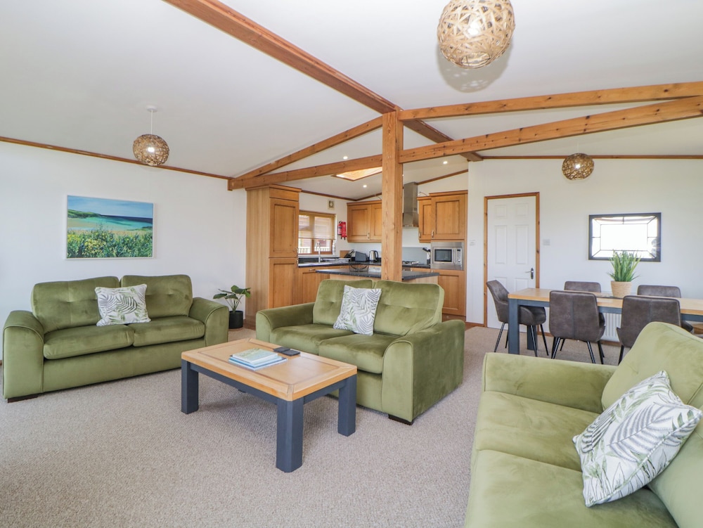 Three Views Lodge