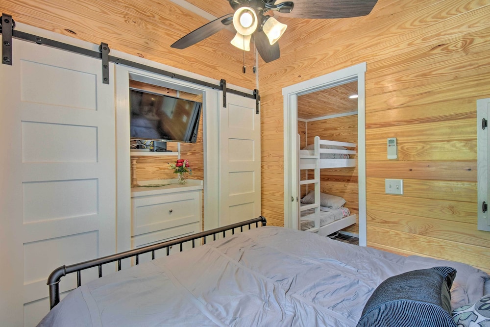 Lakeside Tiny Home Retreat w/ Pool & Hot Tub
