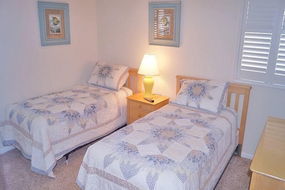 Atlantic View 101 2 Bedroom Condo by RedAwning