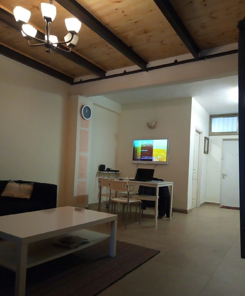 Bat Ami Suite