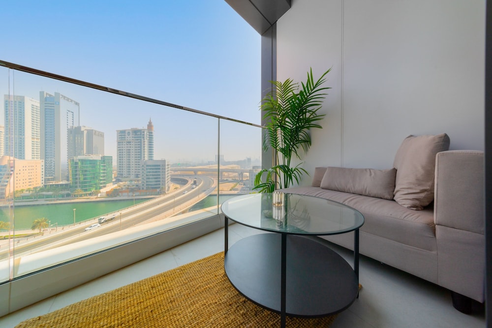 DXB - Address JBR - 705 - DM