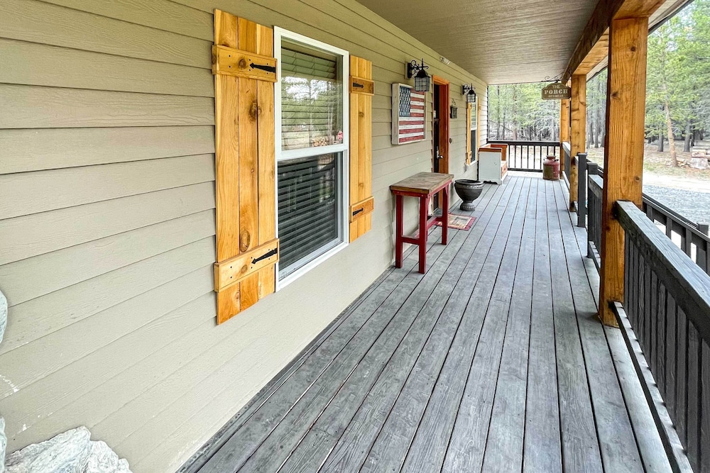 La Pine Hideaway Near Deschutes National Forest! view 3