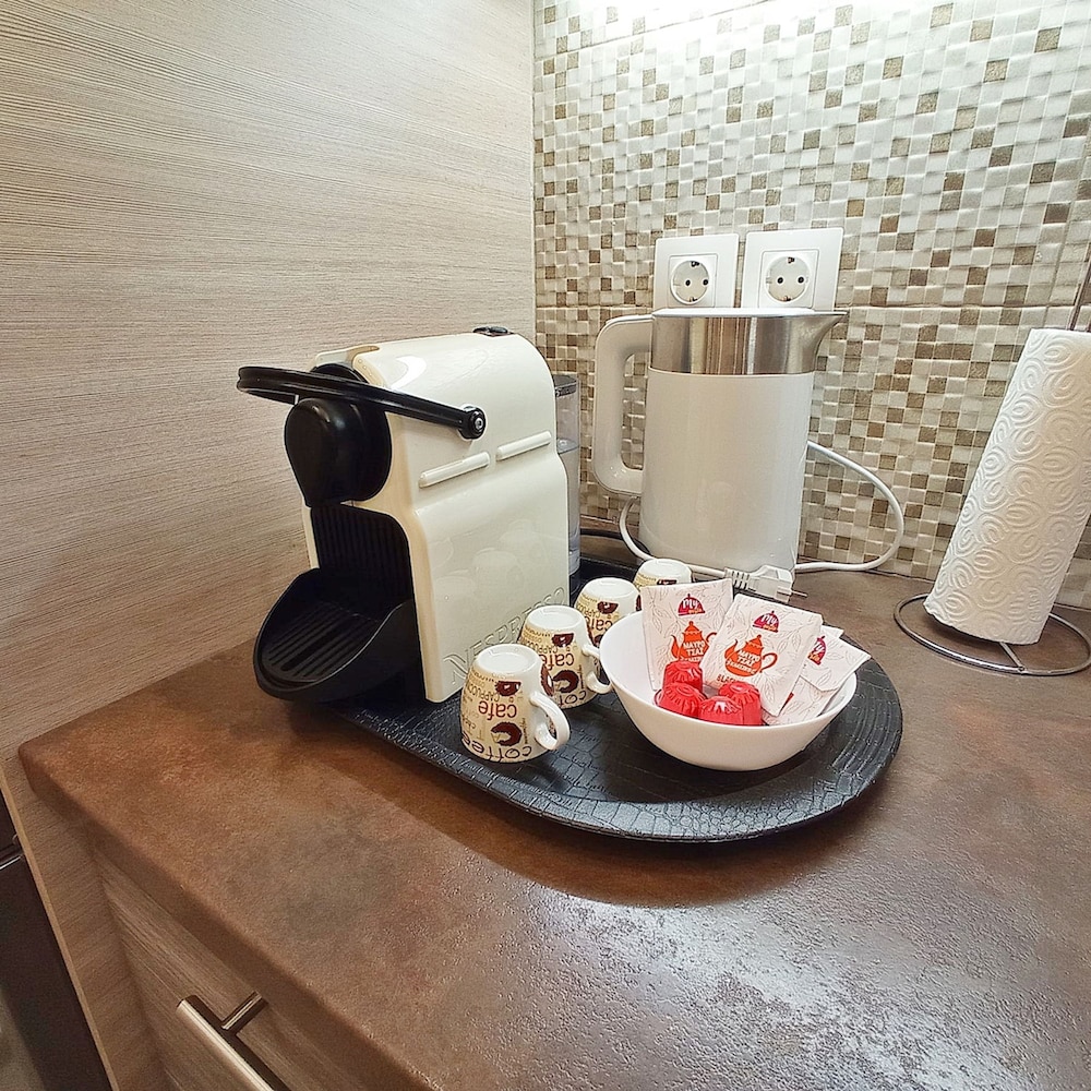 Cozy Apartment for 4 Persons at Thiseio Cozy Apartment for 4 Near Acropolis at Thissio