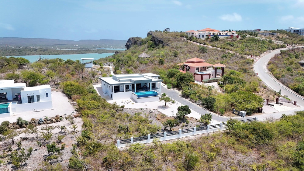 Coral Estate Holidays