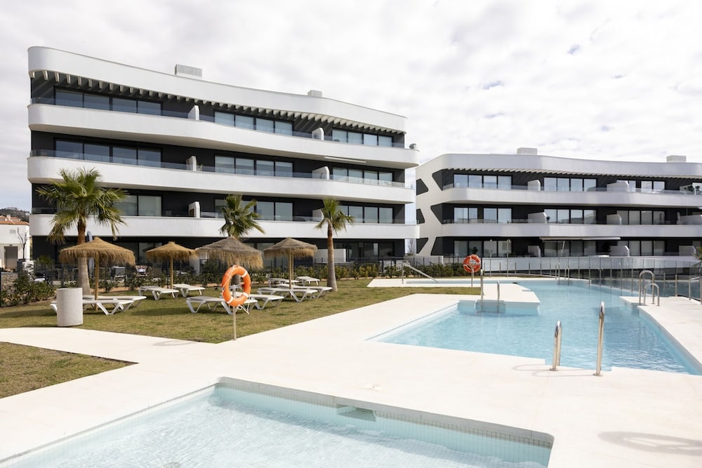 Stylish Luxury Suite With Terrace in Higueron