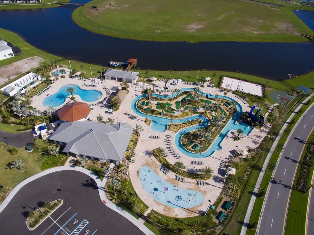Amazing Resort Near Disney 4BR Townhome