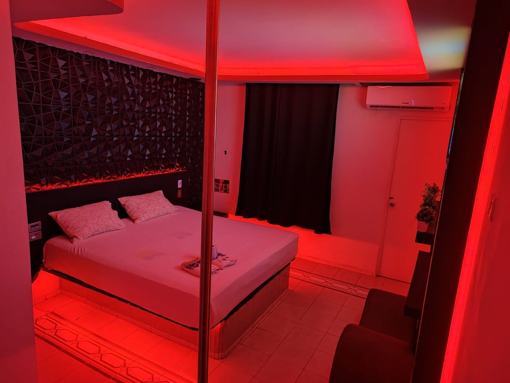 AUTO HOTEL CONSTELACION