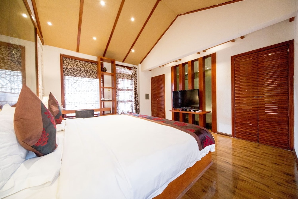 Lijiang Bairui Vacation Hotel