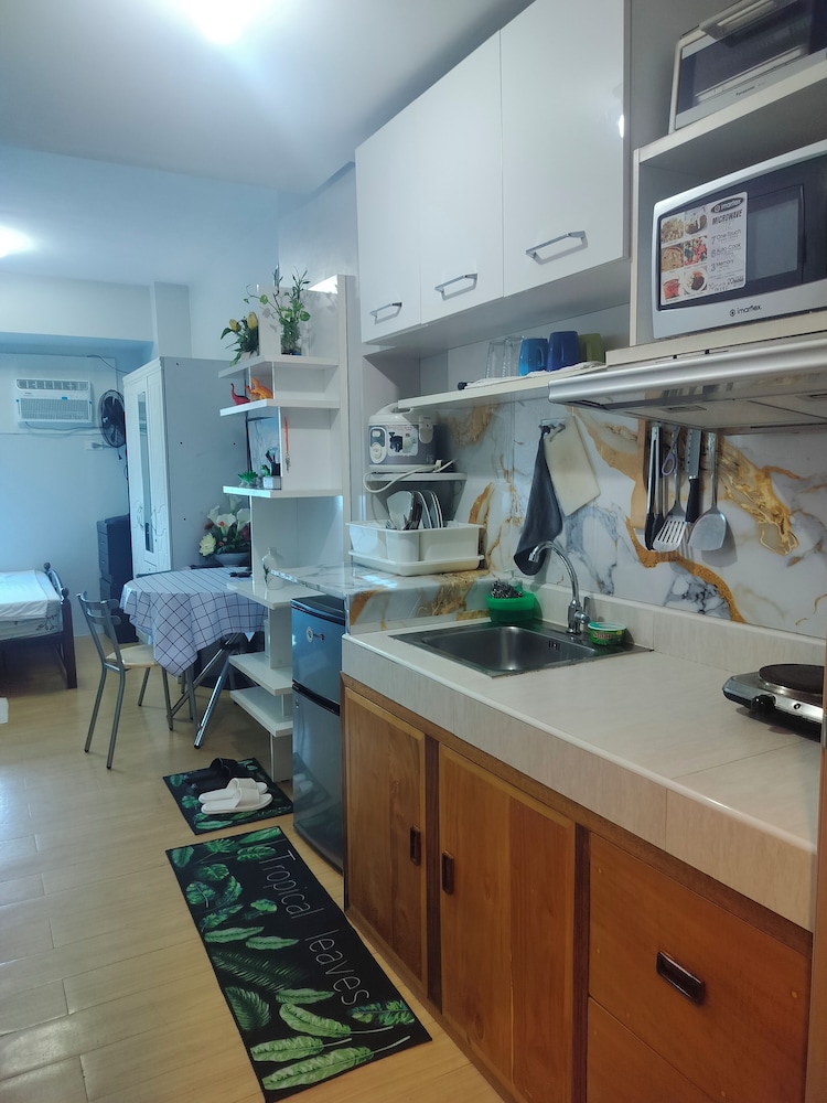 Cozy City Getaway in Quezon City - Entire Condo for Rent