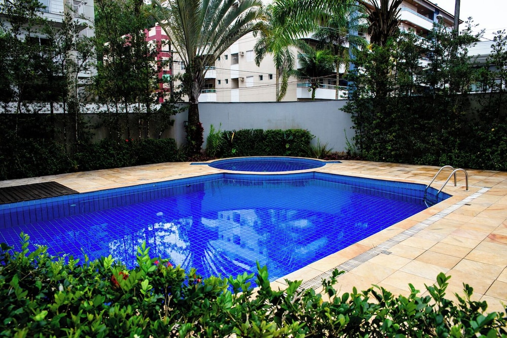 Cobertura com Churrasq e Piscina a 250m da Praia