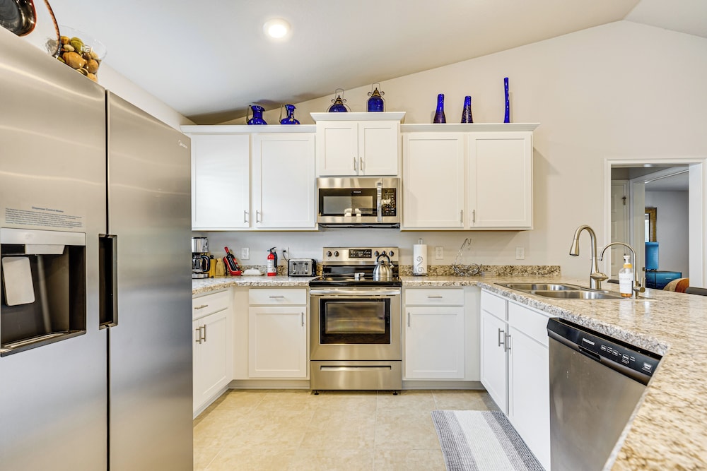 Screened Lanai: Relaxing Retreat in Ocala!