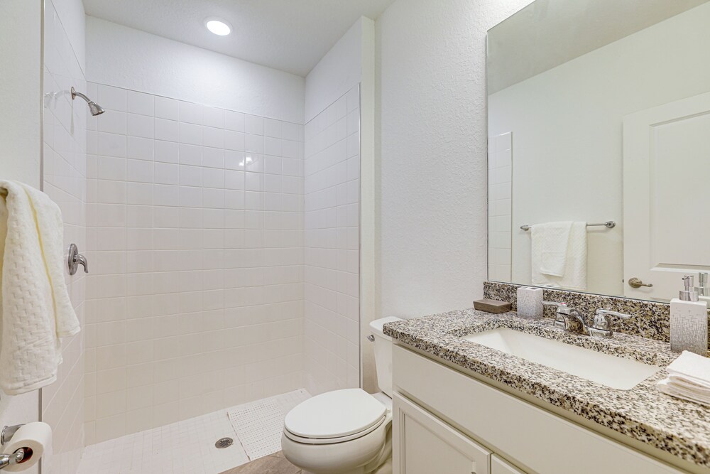 Beach-hop & Golf! Port St Lucie Apt w/ Shared Yard