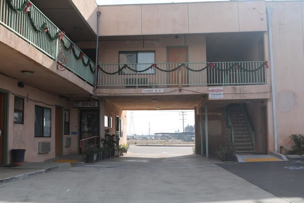 Four Corners motel