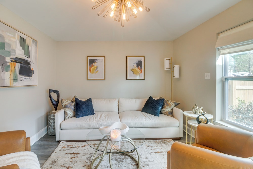 Charlotte Gem w/ Deck & Community Amenities
