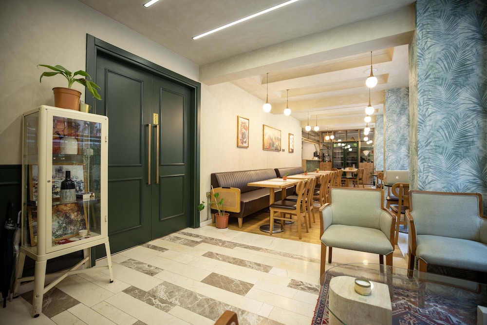 21 Rooms Hotel - Image 9