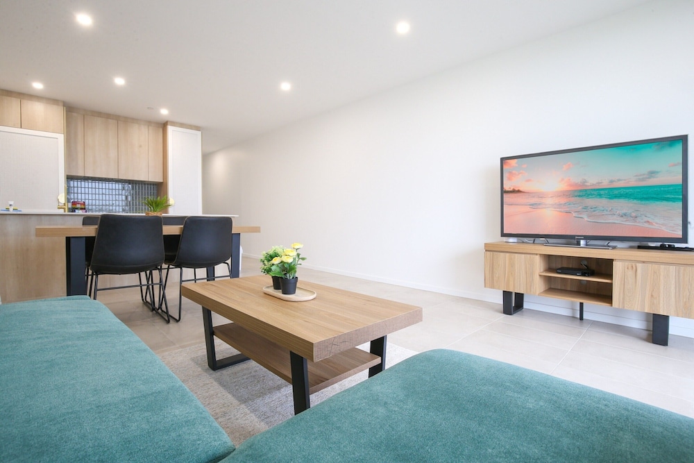 Stunning 1-bed Bayside Apartment With Superb Views