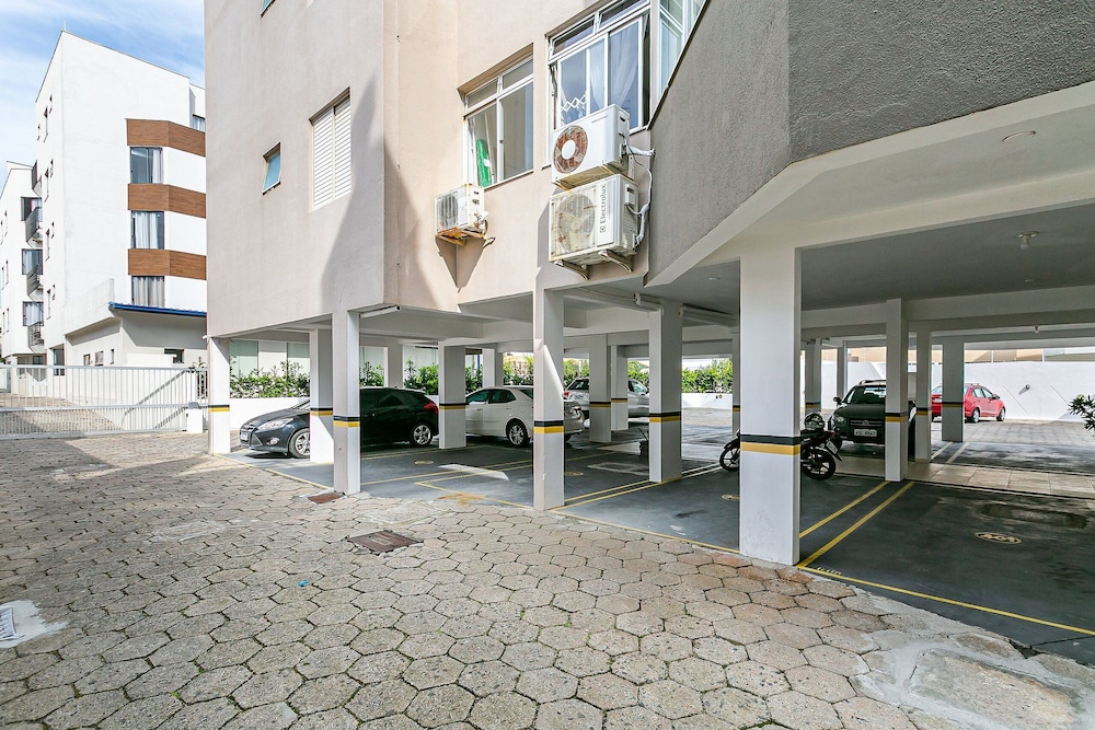 Apto em Condominio pe na Areia, c/ Piscina Mhr308