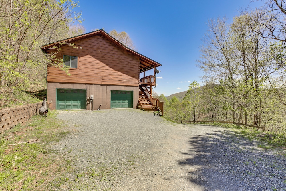 Family Cabin w/ Private Hot Tub & Views in Boone! view 5