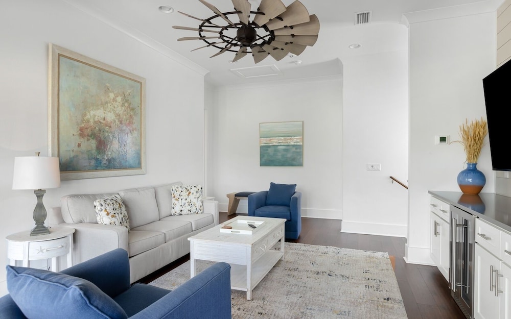 5BR Getaway w/ Private Pool, Golf Cart, 4 Bikes & 30A Convenience!