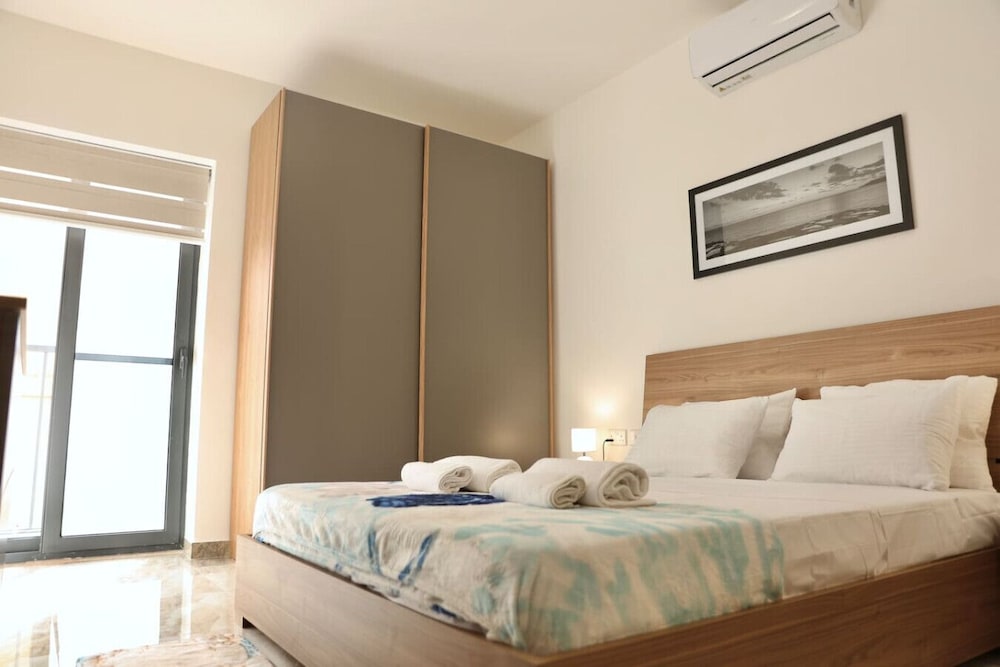 Gozo Coastal Escape Apartment Sea Views in Xlendi