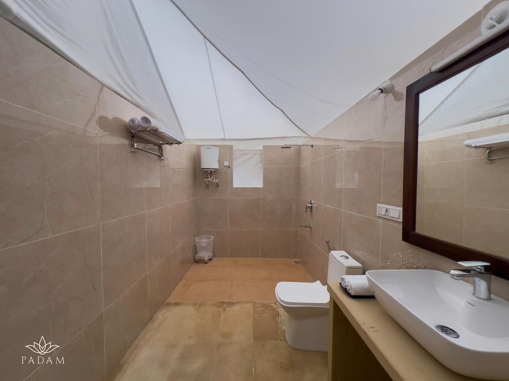 PADAM DESERT CAMP. JAISALMER