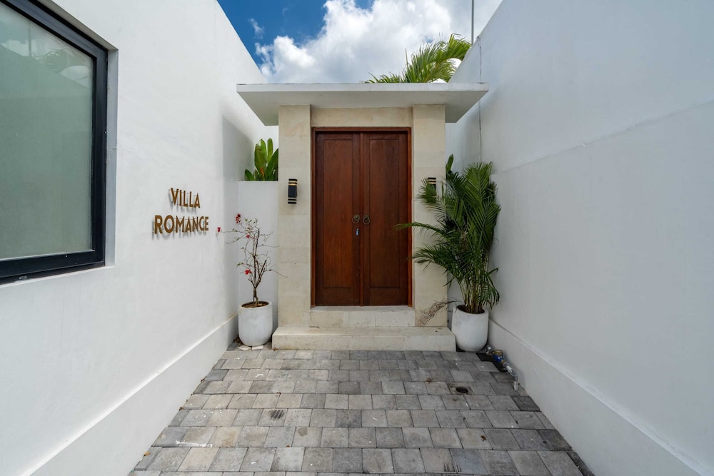 Villa Romance