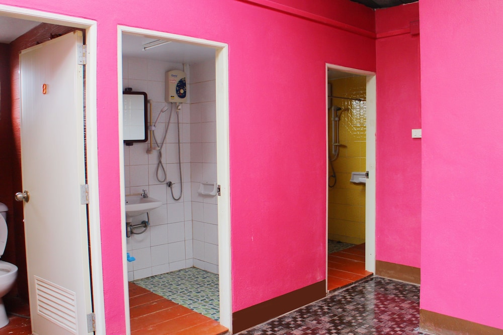 Baan Bua Homestay - Hostel