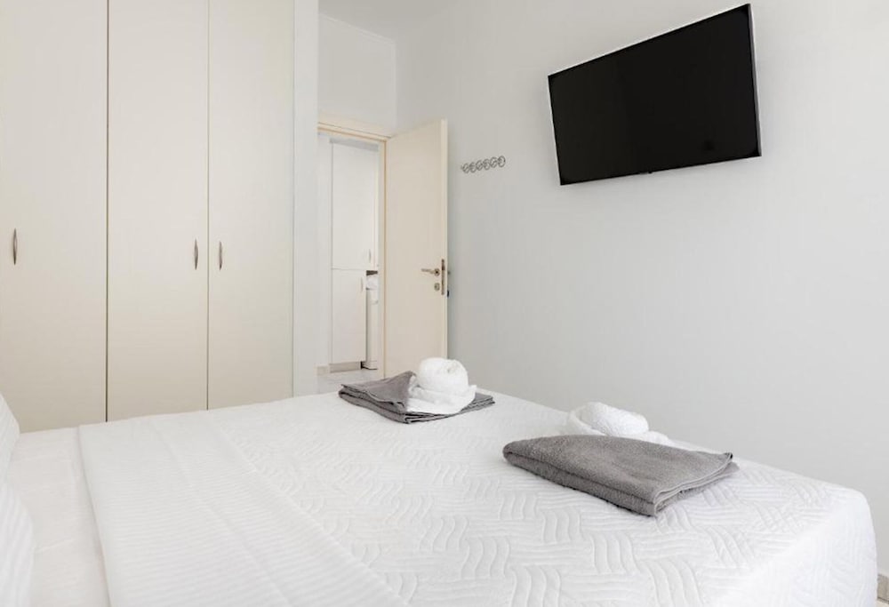 White and Blue Luxury Suites Rhodes