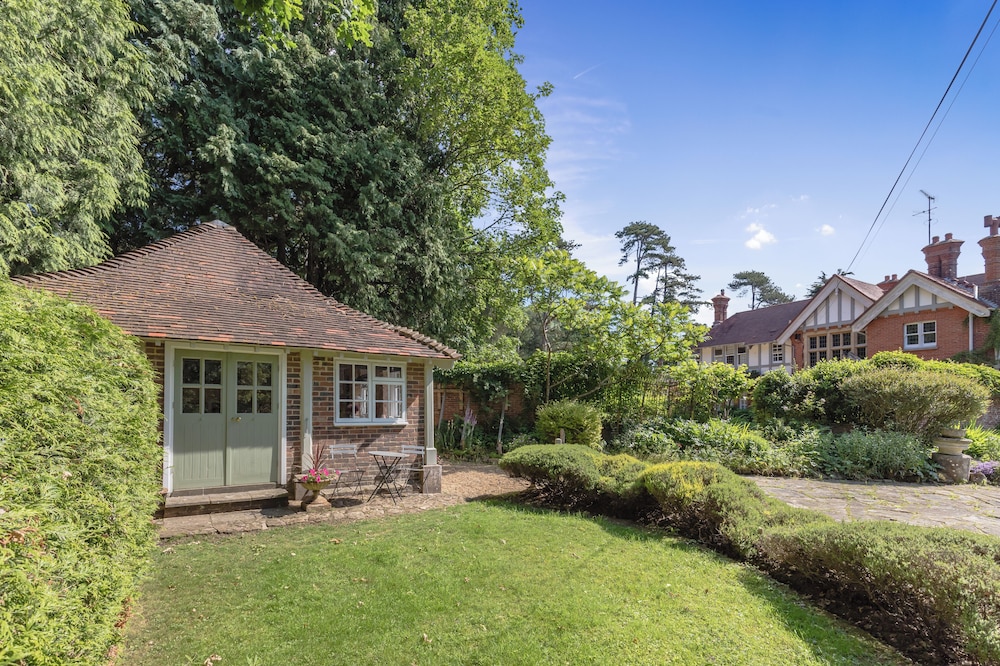 Old Mill Lodge I By Huluki Sussex Stays