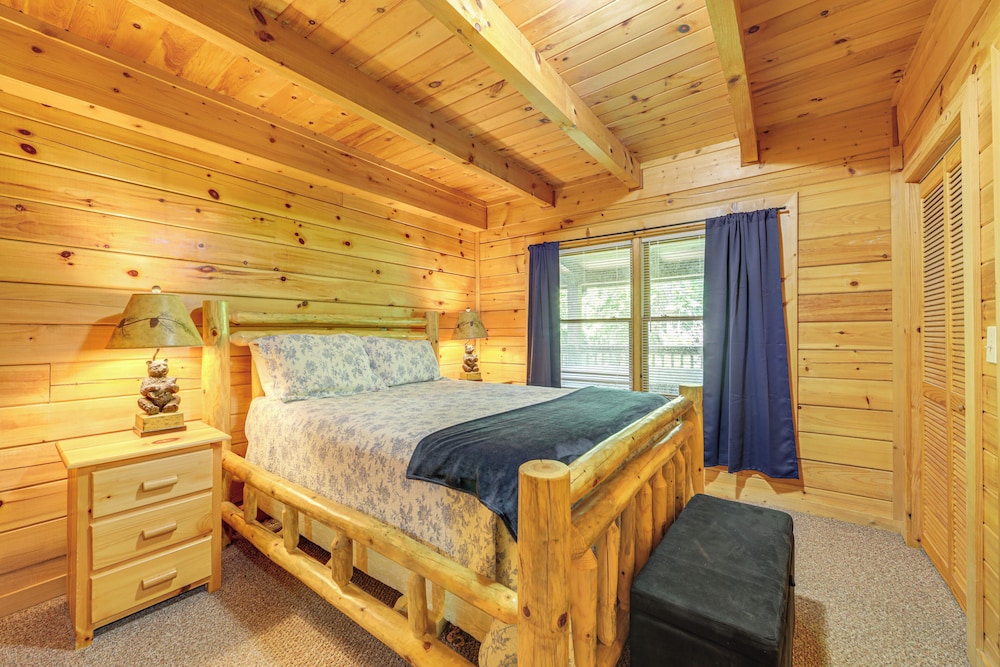 Smokies Cabin on Douglas Lake w/ Resort Pool