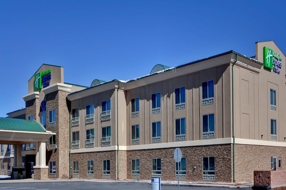 Grants Vacations - Holiday Inn Express Hotel  Suites Grants - Milan, an IHG Hotel - Property Image 2