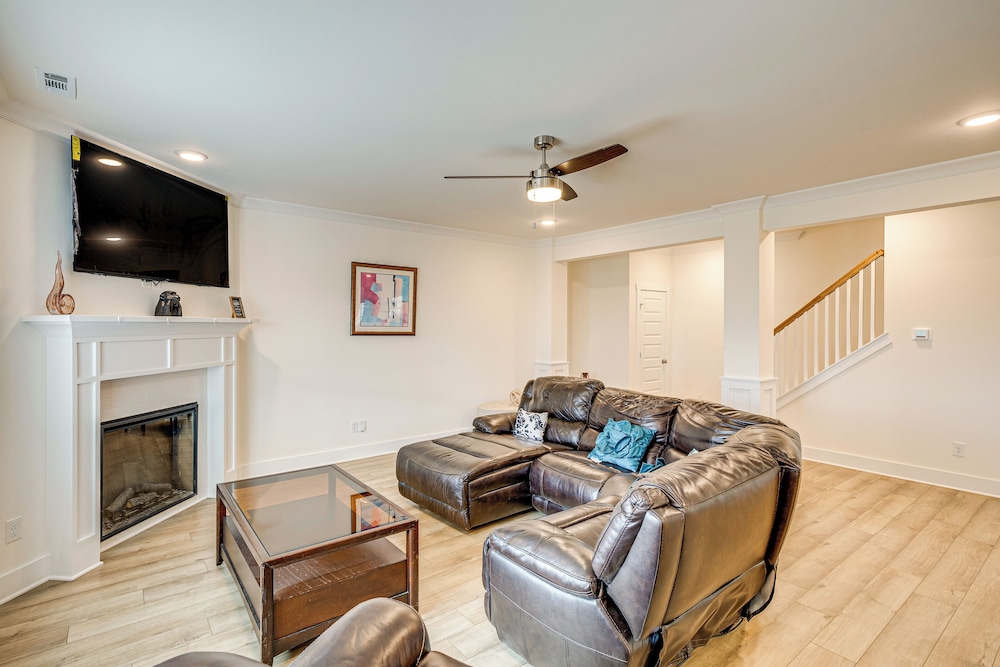 15 Mi to Dtwn Huntsville: Newly Built Home!
