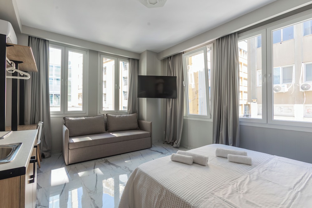 Noima Luxury Suites