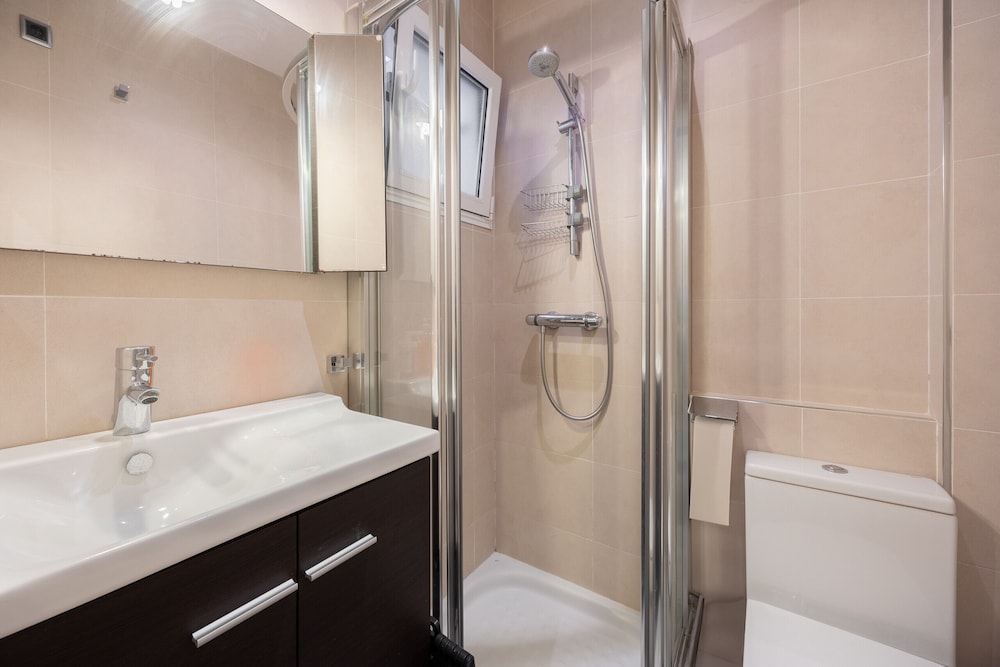 Prado in Madrid With 1 Bedrooms and 1 Bathrooms