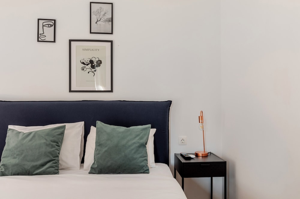 Arco - 2-BR Apt in the Heart of Athens