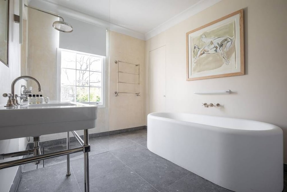 Albert Street V by Onefinestay