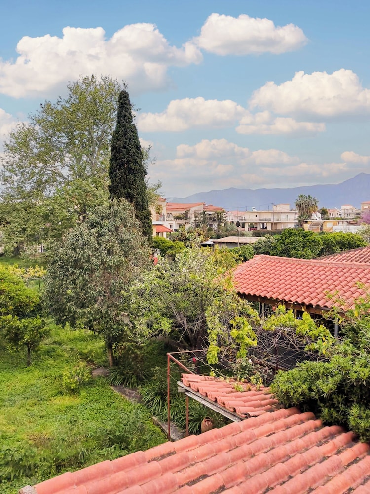 Filiatra Modern Getaway With Panoramic Views