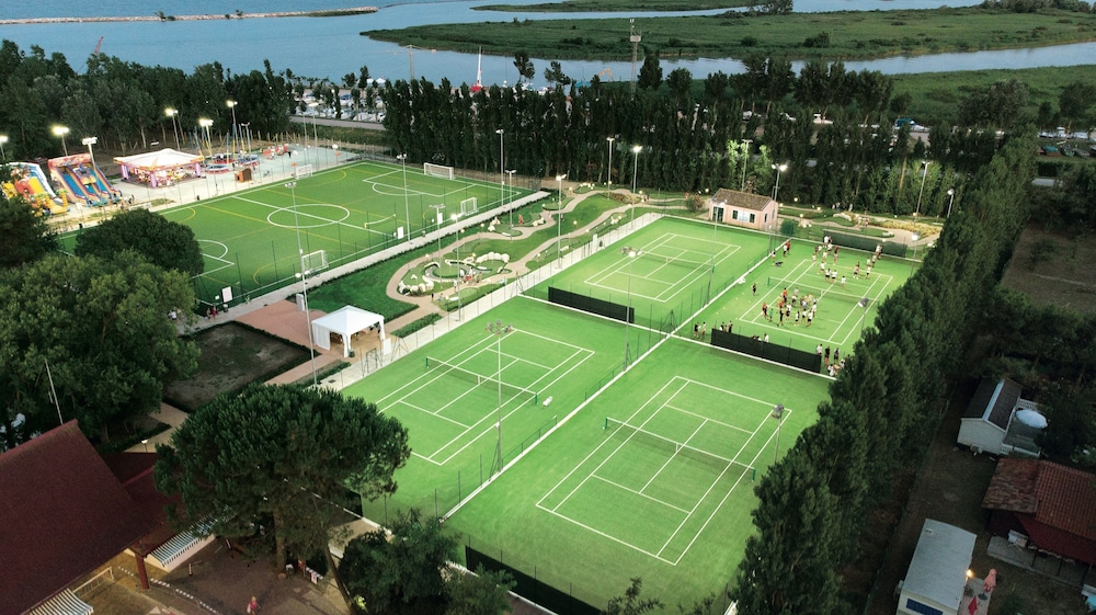 Isamar Holiday Village