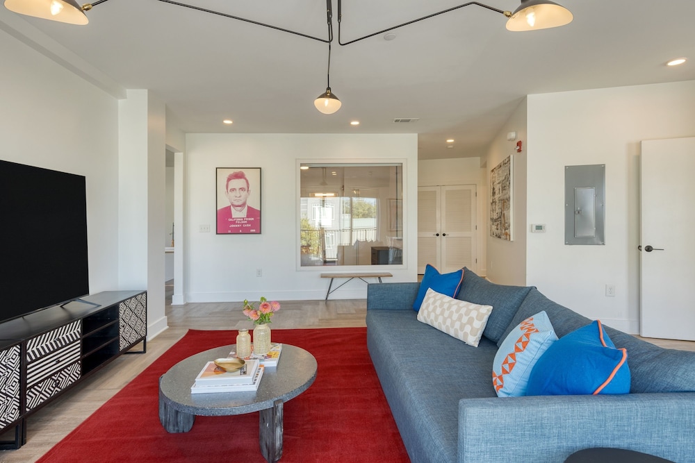The Carter 201 by Avantstay 4BR Balcony